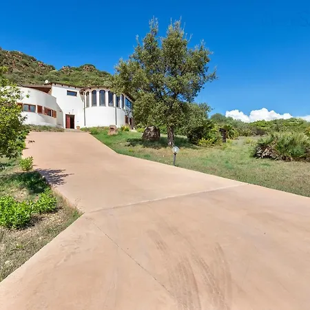 With Pool, Private Parking, Air Conditioning, 5 Bedrooms And 4 Bathrooms Villa *