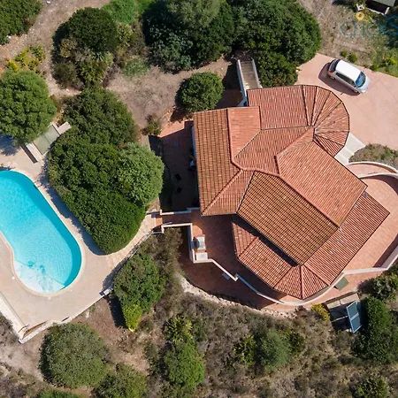 Villa With Pool, Private Parking, Air Conditioning, 5 Bedrooms And 4 Bathrooms Alghero