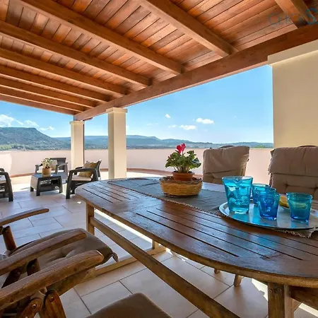With Pool, Private Parking, Air Conditioning, 5 Bedrooms And 4 Bathrooms