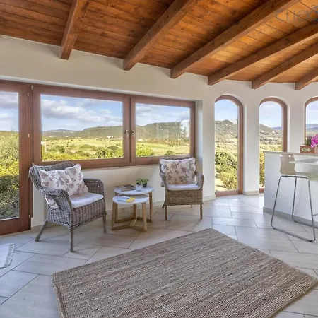 With Pool, Private Parking, Air Conditioning, 5 Bedrooms And 4 Bathrooms Alghero