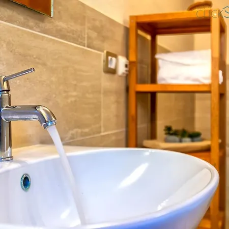 Willa With Pool, Private Parking, Air Conditioning, 5 Bedrooms And 4 Bathrooms Alghero