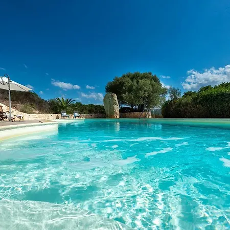 With Pool, Private Parking, Air Conditioning, 5 Bedrooms And 4 Bathrooms Villa