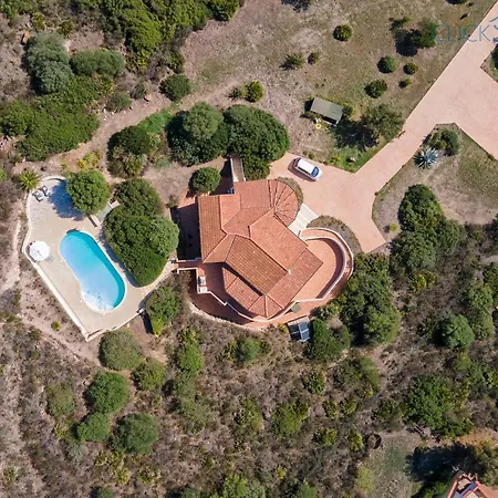 With Pool, Private Parking, Air Conditioning, 5 Bedrooms And 4 Bathrooms Villa *