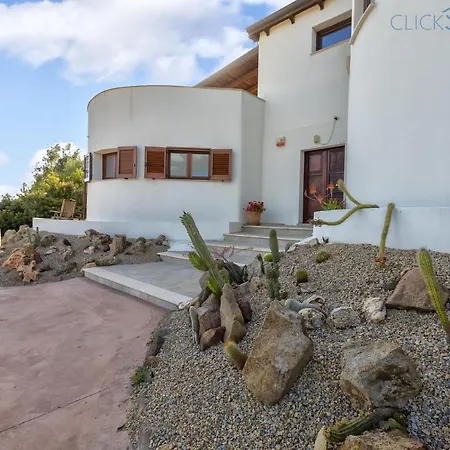 With Pool, Private Parking, Air Conditioning, 5 Bedrooms And 4 Bathrooms Villa Alghero