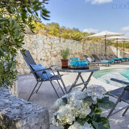 Con Piscina Indipendente Con 5 E 4 Bagni Villa Alghero