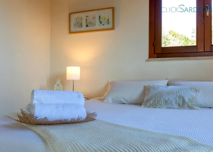 With Pool, Private Parking, Air Conditioning, 5 Bedrooms And 4 Bathrooms Villa *