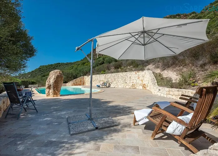 With Pool, Private Parking, Air Conditioning, 5 Bedrooms And 4 Bathrooms Villa