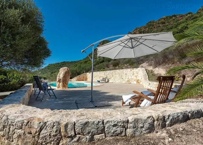 With Pool, Private Parking, Air Conditioning, 5 Bedrooms And 4 Bathrooms Villa