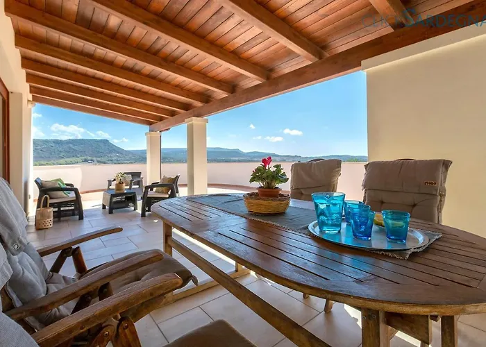 With Pool, Private Parking, Air Conditioning, 5 Bedrooms And 4 Bathrooms