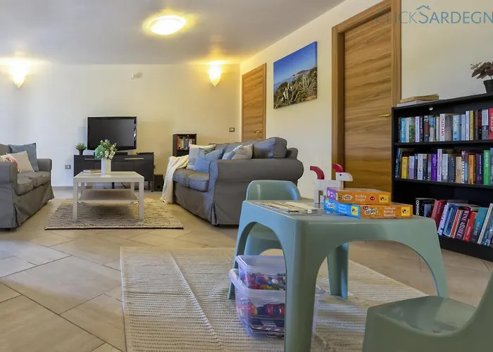 Villa With Pool, Private Parking, Air Conditioning, 5 Bedrooms And 4 Bathrooms