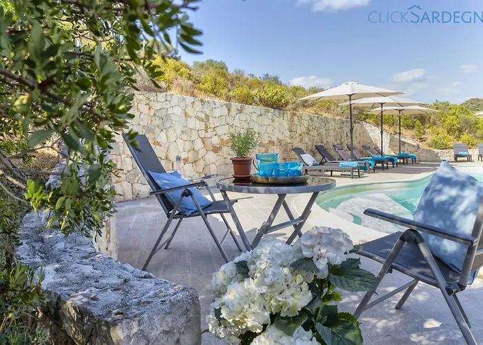 With Pool, Private Parking, Air Conditioning, 5 Bedrooms And 4 Bathrooms Villa Alguer