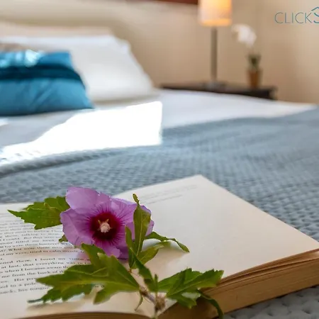 Βίλα With Pool, Private Parking, Air Conditioning, 5 Bedrooms And 4 Bathrooms