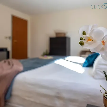 Βίλα With Pool, Private Parking, Air Conditioning, 5 Bedrooms And 4 Bathrooms