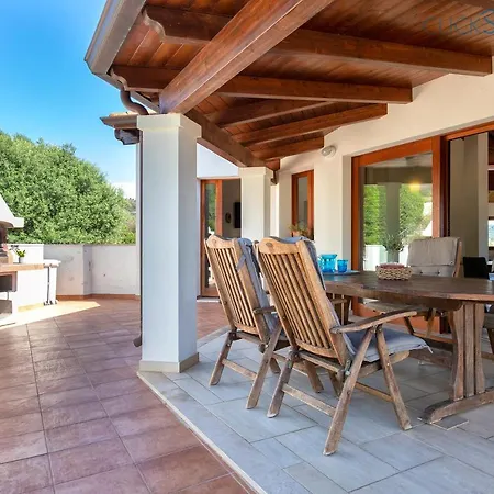 With Pool, Private Parking, Air Conditioning, 5 Bedrooms And 4 Bathrooms Βίλα *
